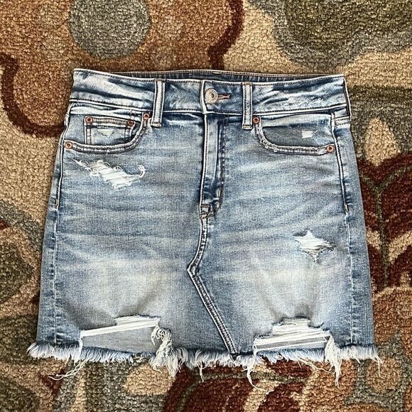 EUC AMERICAN EAGLE SIZE 4 HI RISE MINI JEAN SKIRT DISTRESSED - Picture 6 of 8